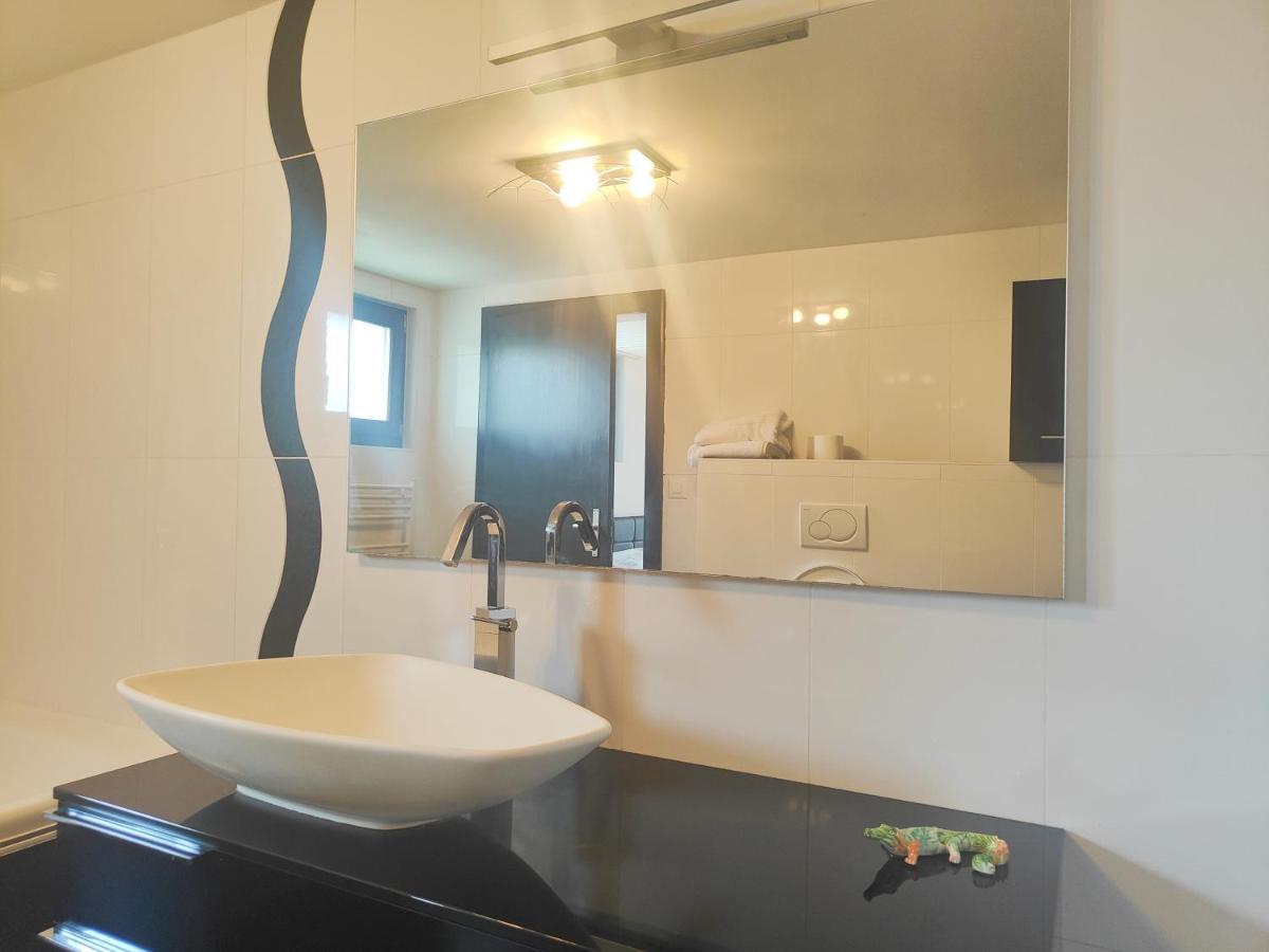 La Lapia Apartment Monthey Bagian luar foto