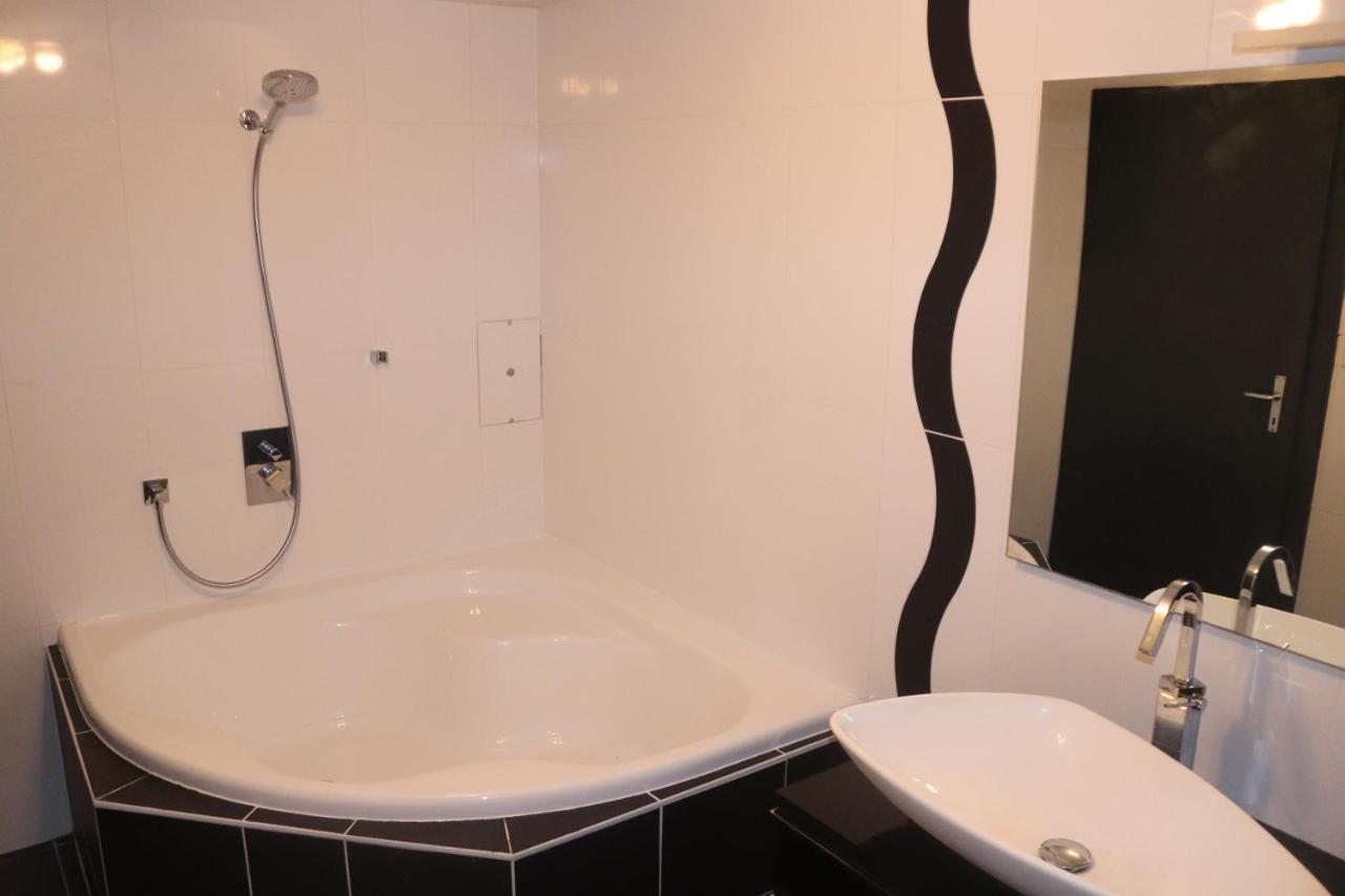 La Lapia Apartment Monthey Bagian luar foto
